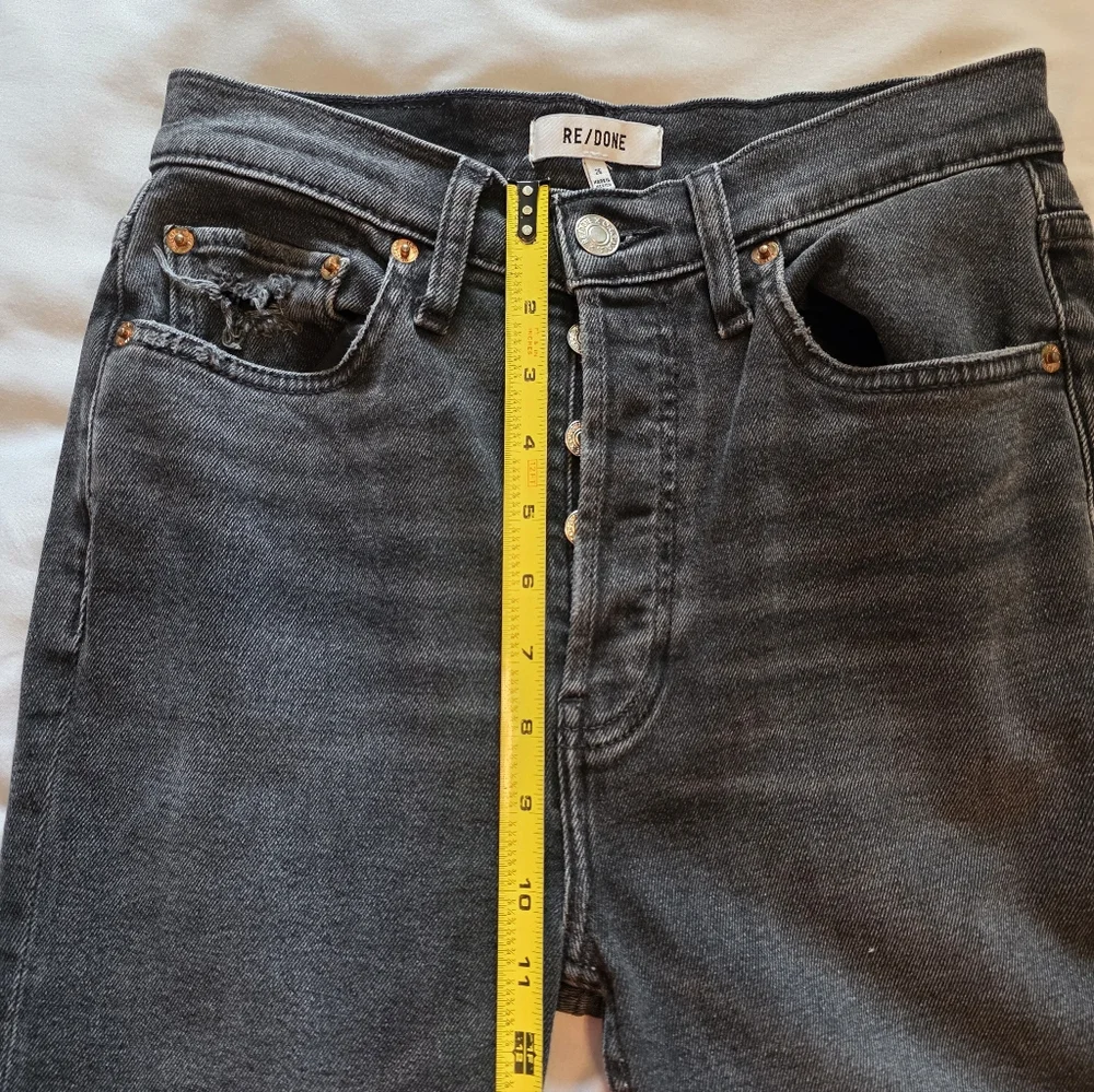 RE/DONE Black Raw Hem Button Fly Jeans Size 26 High Rise Cropped Designer Denim